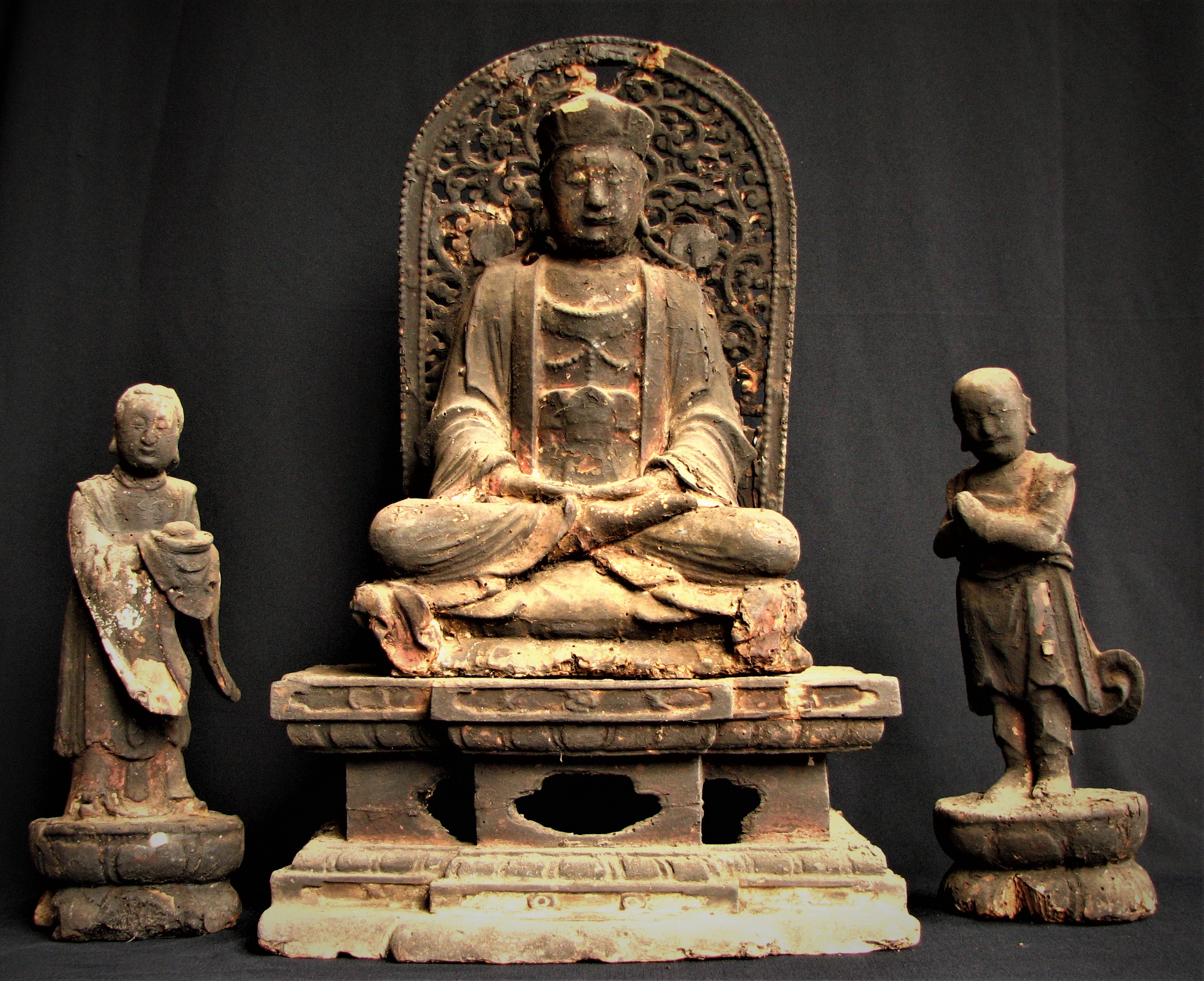 2.明梅山观音菩萨木雕造像一组（带装藏意旨），  高52cm。刘楚华藏品。
